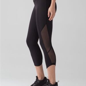Lululemon Body Con Cropped Black Mesh Panel Leggings with pockets